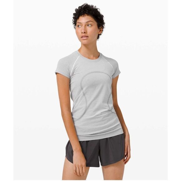 Lululemon Striped Swiftly Tech White Top TShirt Size 8 Running Sports Stretch - Picture 1 of 9
